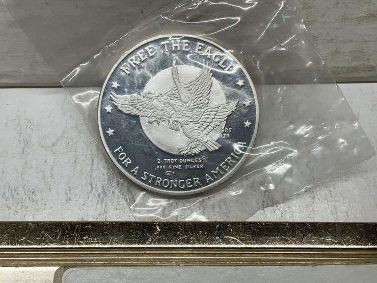 1985 free the eagle 2 Troy ounce .999 fine silver