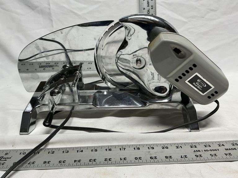Meat slicer