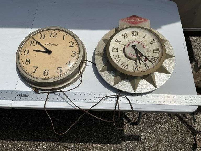 GrainBelt/Telechron clocks
