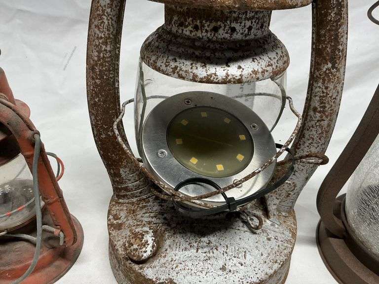 Lanterns-1 globe broken