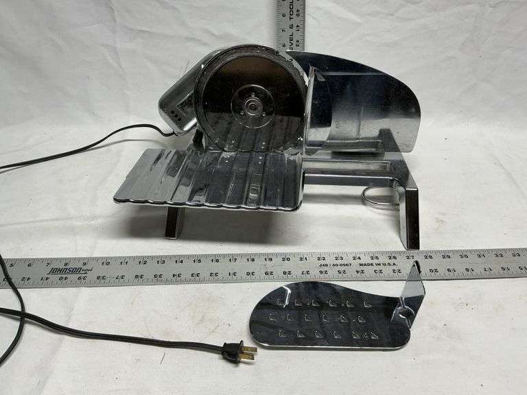 Meat slicer