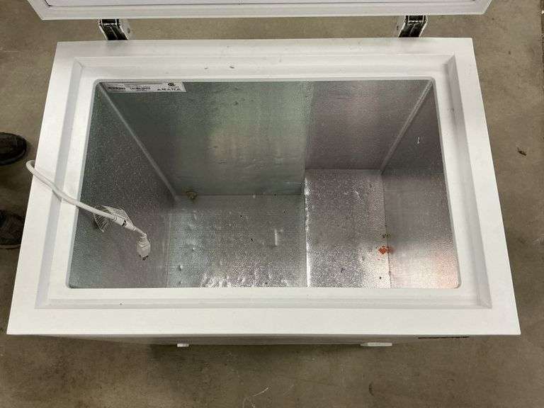Amana chest freezer 30" x 23" x 33"