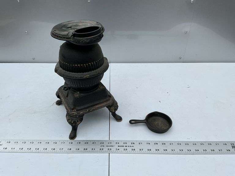Miniature spark cast stove