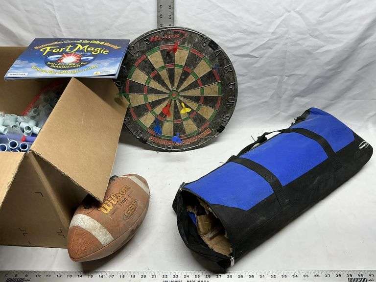 Dartboard, ladder golf, football & Fort Magic