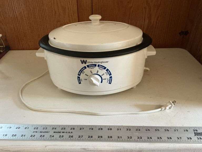 Slow cooker