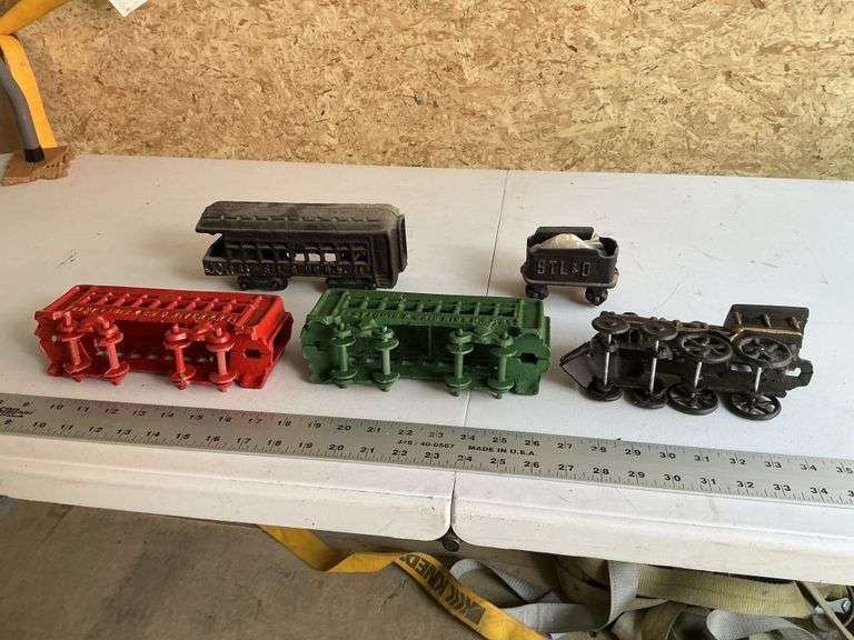 Cast iron train and train cars
