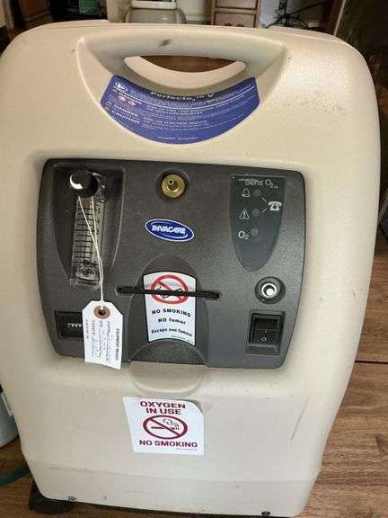Invacare perfecto V and oxygen tank