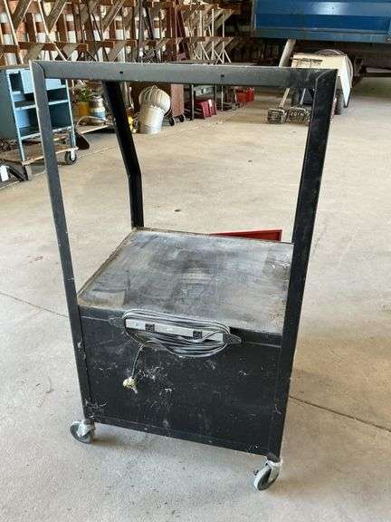 Cabinet/shelving on casters 29" x 26" x 55"