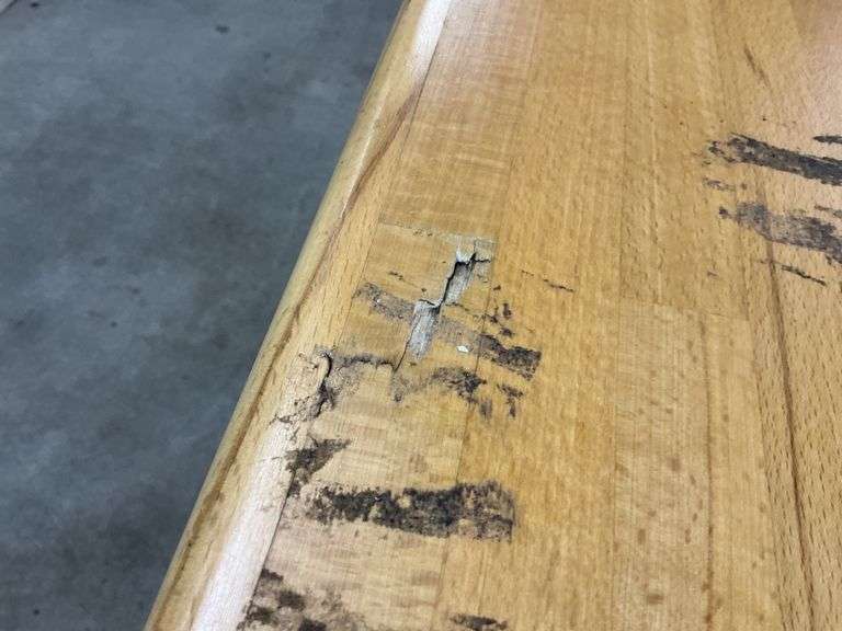 Table 5' x 35" x 30"
