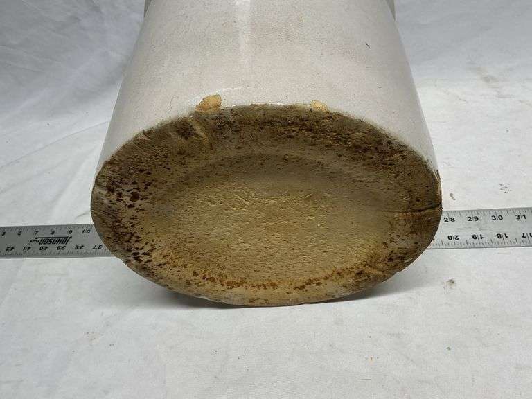 4 gallon crock -chipped