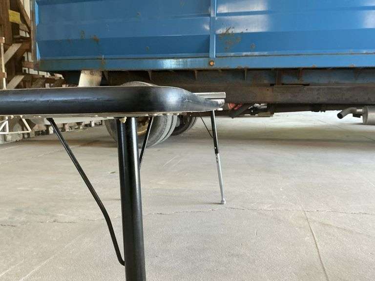6' folding table