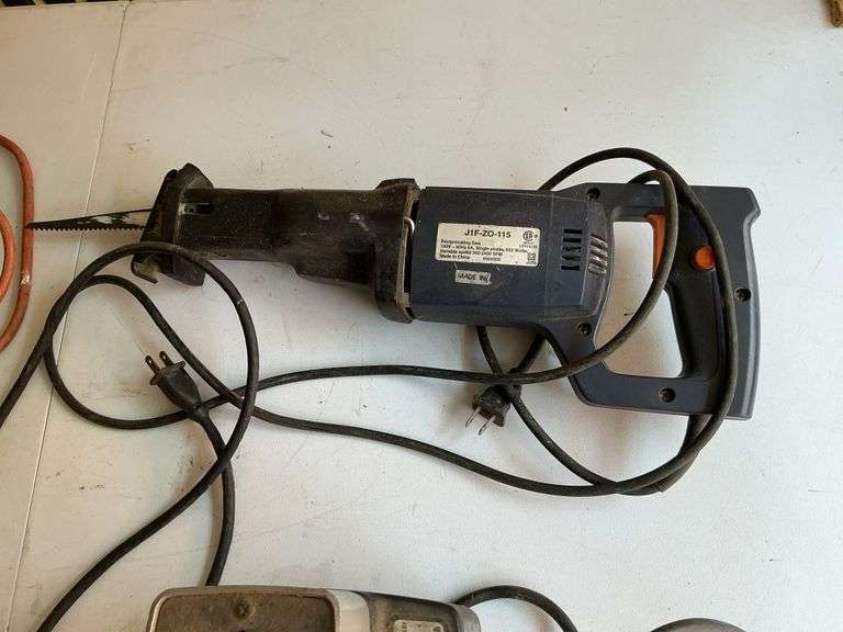 Circular saws/reciprocating saw and drillbit