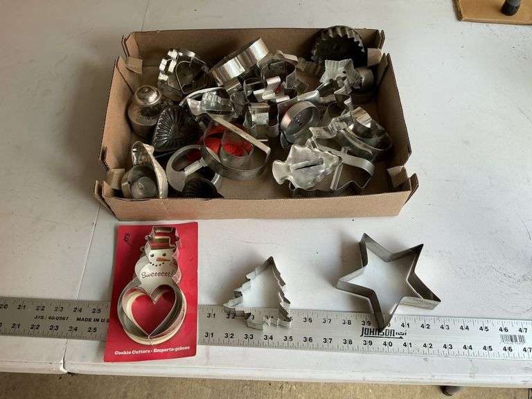 Metal cookie cutters