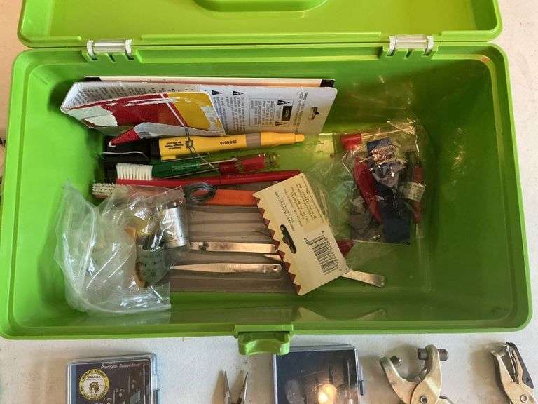 Toolbox and tools/crafting items