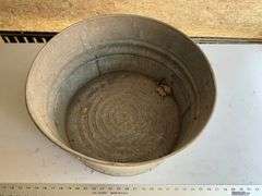 Galvanized wash tub