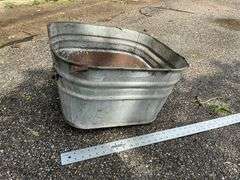 Galvanized wash tub