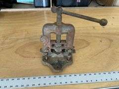 Vintage Reed No. 1 pipe vise
