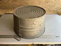 Galvanized wash tub