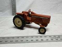 Allis-Chalmers 190 tractor