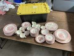Unmarked set of dishes with tote