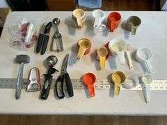 Measuring cups and utensils