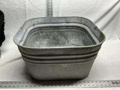 Galvanized wash tub