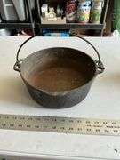 Wagner's cast-iron Dutch oven