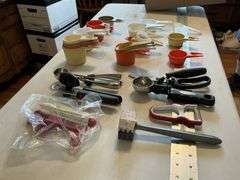 Measuring cups and utensils