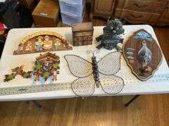 Decor and cuckoo clock