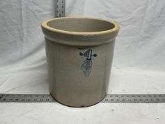 4 gallon crock -chipped