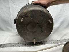 American Camper cast iron dutch oven