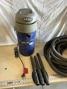 Hang up shop vac
