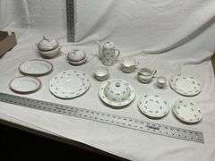 Royal York shamrock porcelain dishes, etc.