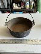 Wagner's cast-iron Dutch oven