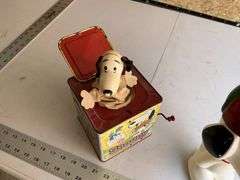 Snoopy water bottle and jack in the box, does not work