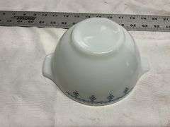 Pyrex bowls