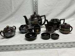 Teapots, creamer/sugar, etc