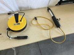 Bayco retractable drop cord and trouble light