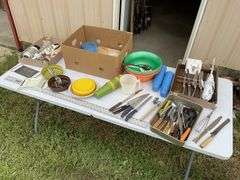 Knives and kitchen utensils, plasticware, etc.