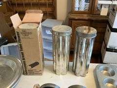 Baking pans and molds