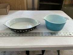 Pyrex casseroles