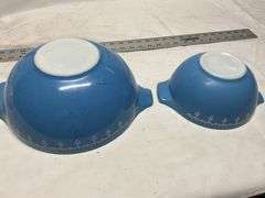 Pyrex bowls
