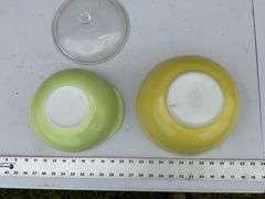 Vintage Pyrex bowl and covered dish