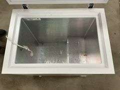 Amana chest freezer 30" x 23" x 33"