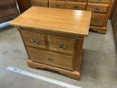 Oak dresser and nightstand