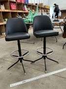 2 bar stools