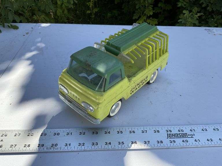 Vintage Nylint jungle wagon truck