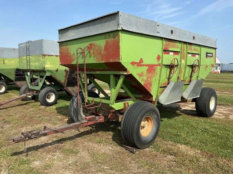 Parker 4000 gravity wagon