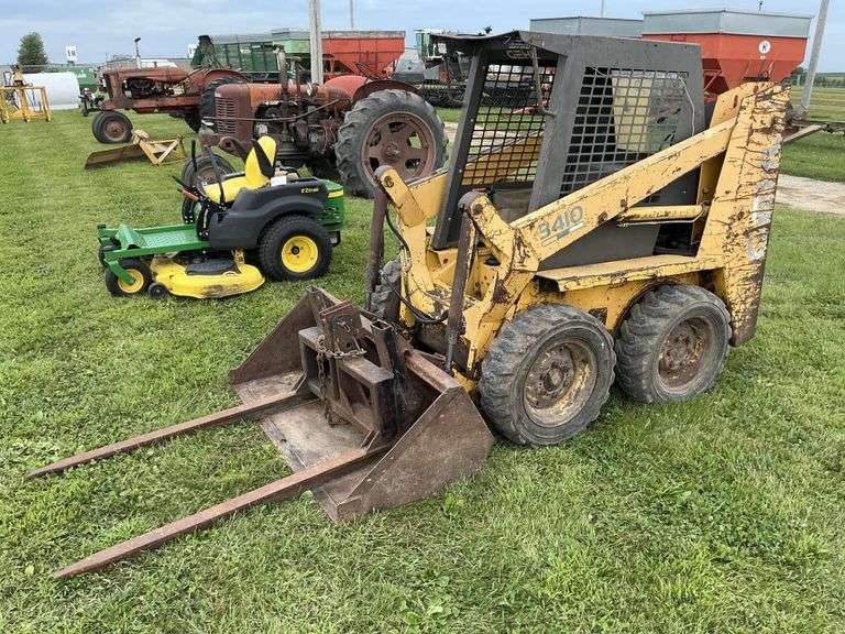 Gehl 3410 skid loader