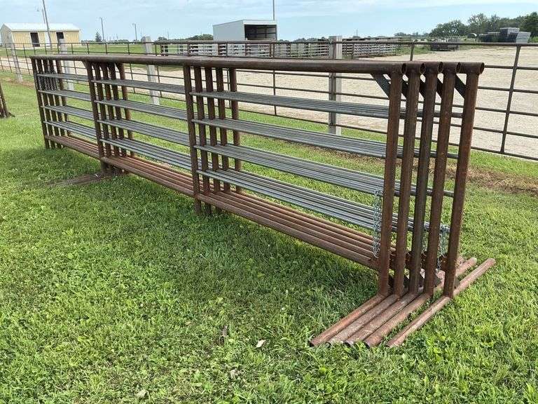 20' x 5' freestanding panels